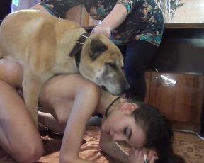 Худая россиянка Ольга дала трахать собаки. Porno zoo teamrussia